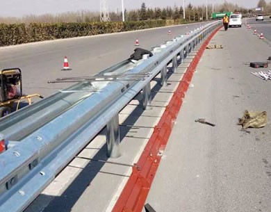 漳州三波护栏板安装施工
